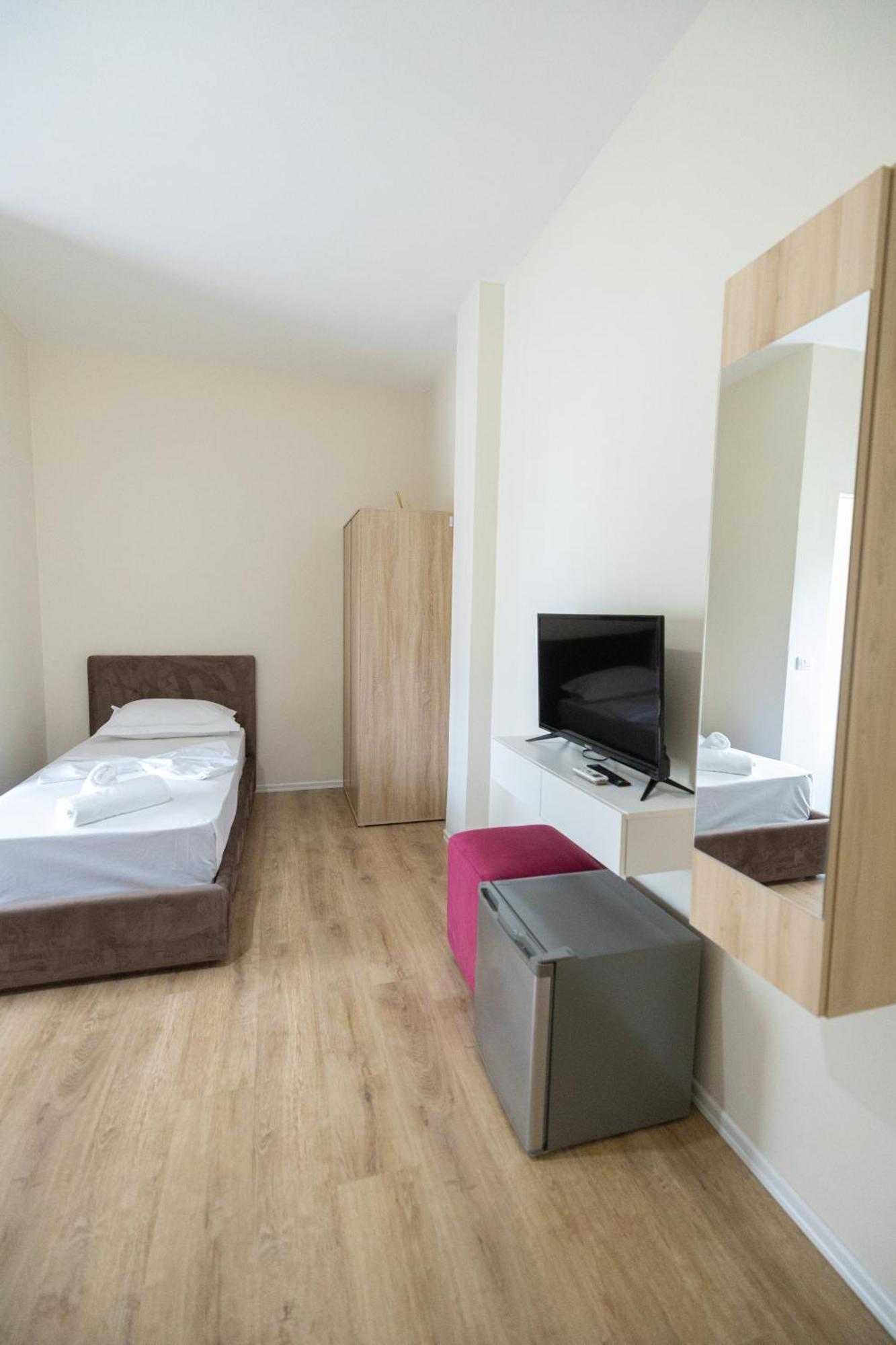 Voyage Villa Vlore Bagian luar foto