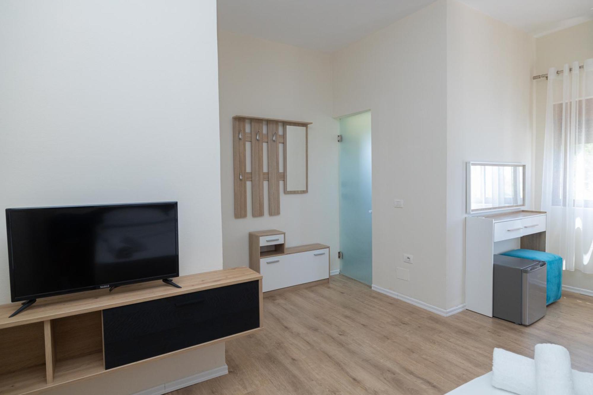 Voyage Villa Vlore Bagian luar foto