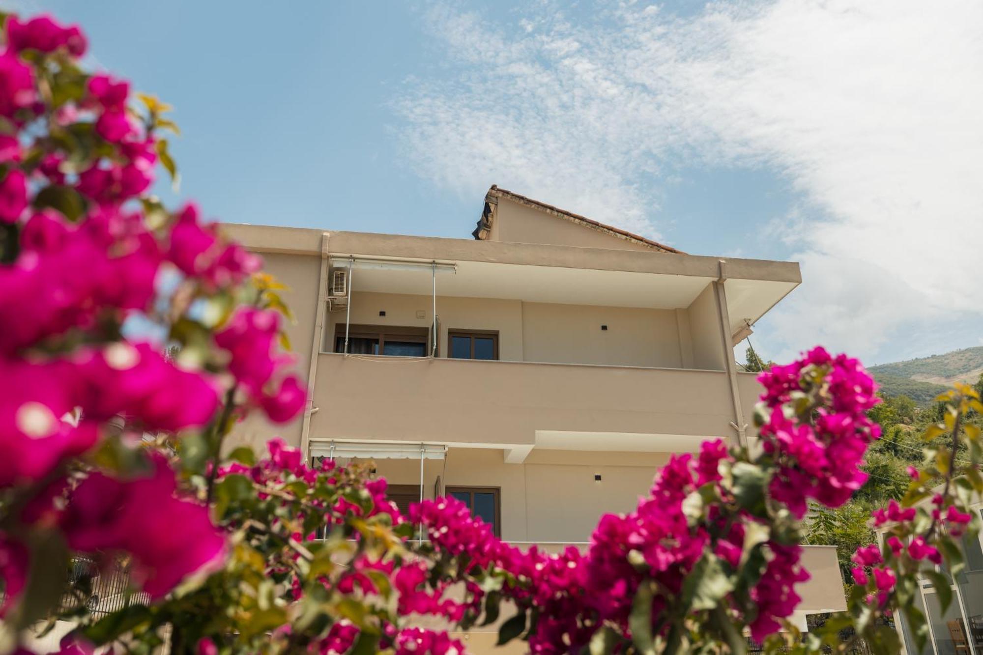 Voyage Villa Vlore Bagian luar foto