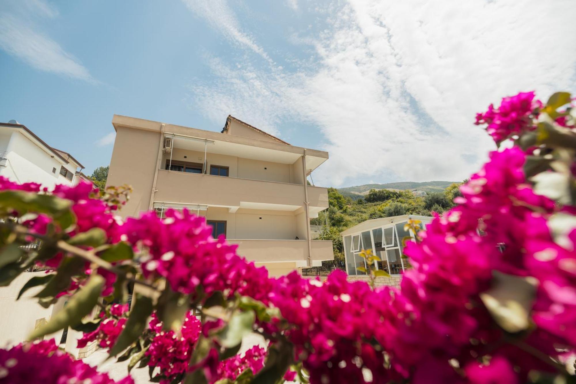 Voyage Villa Vlore Bagian luar foto