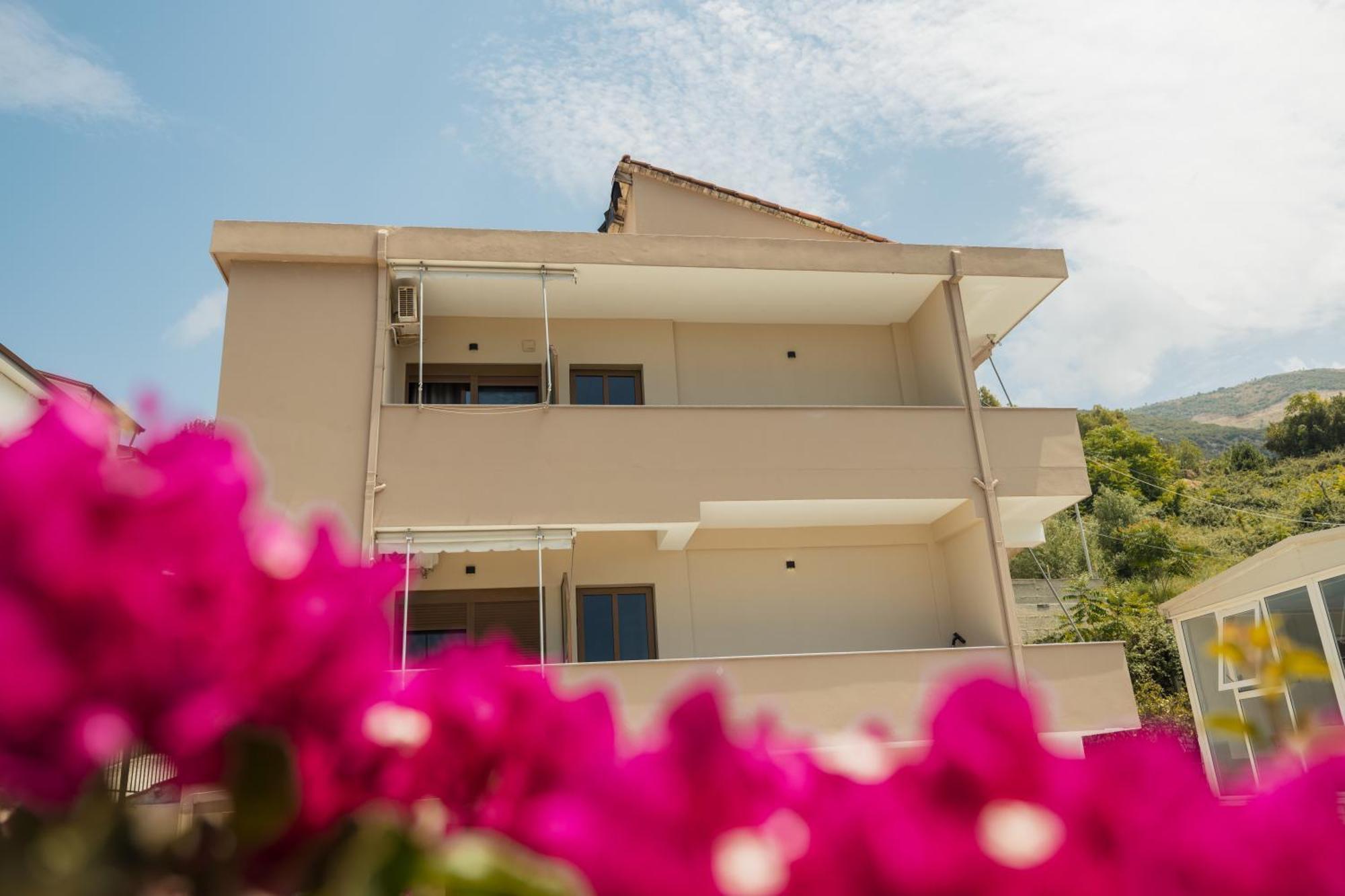 Voyage Villa Vlore Bagian luar foto
