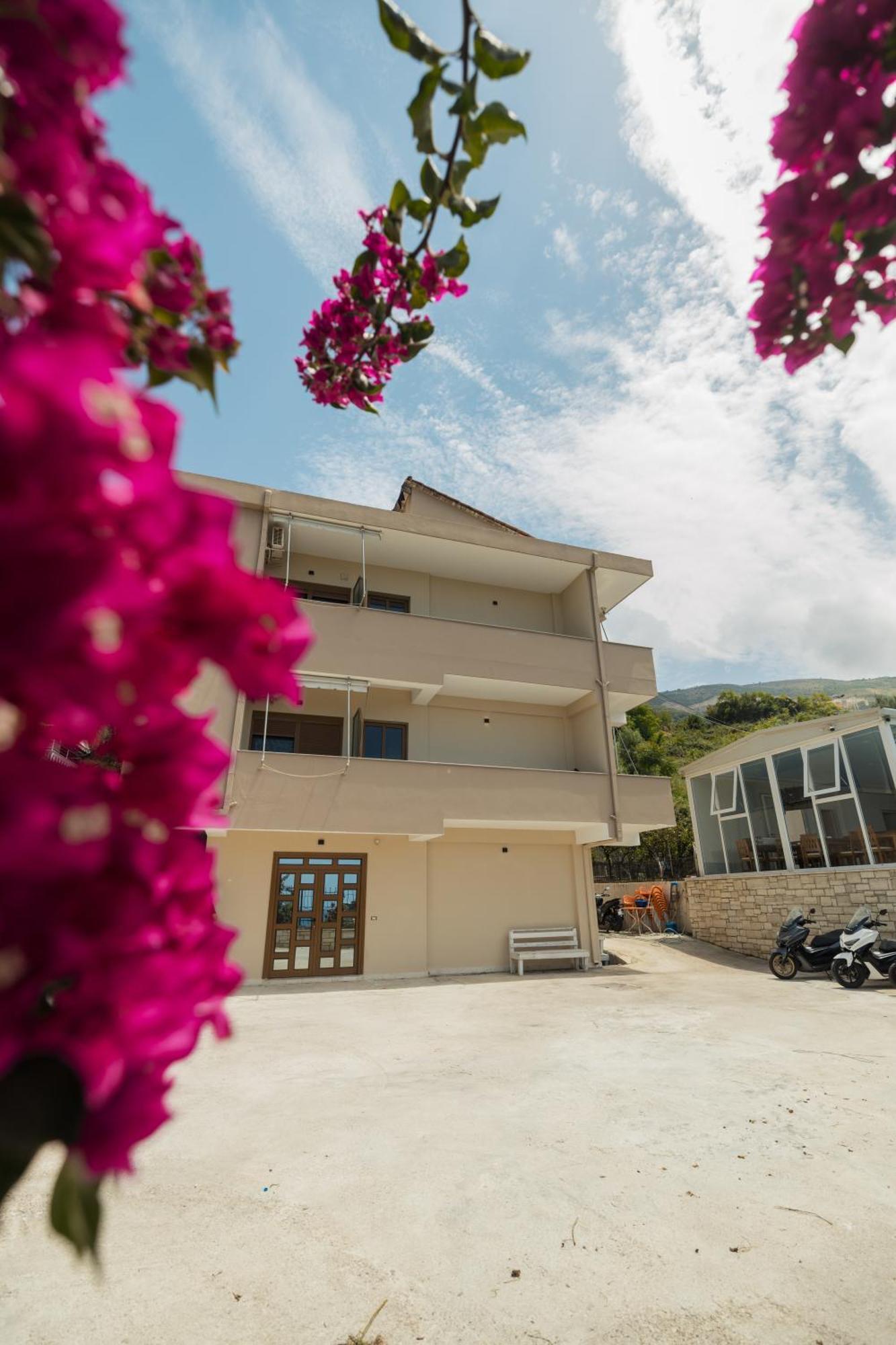 Voyage Villa Vlore Bagian luar foto