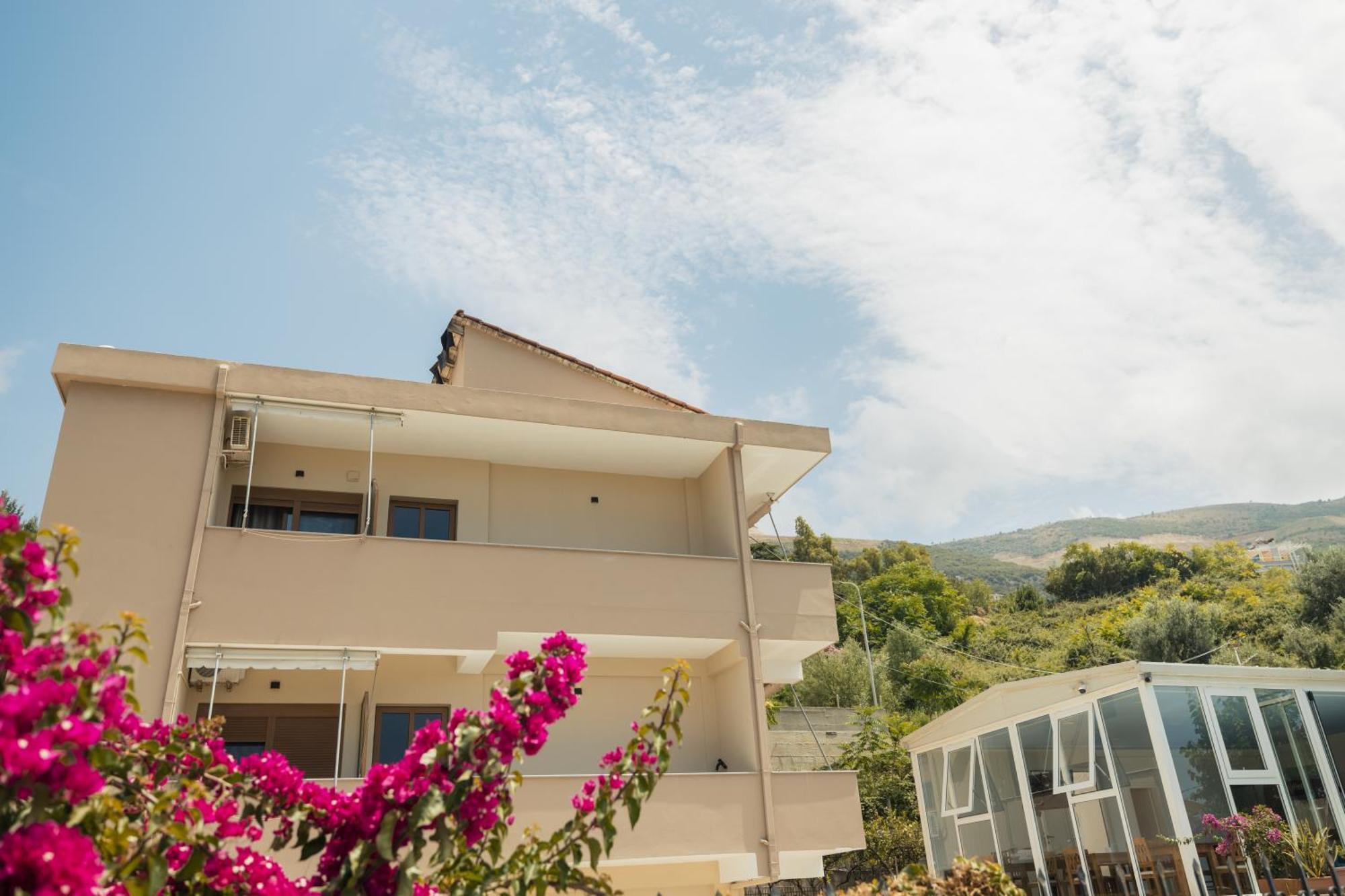 Voyage Villa Vlore Bagian luar foto