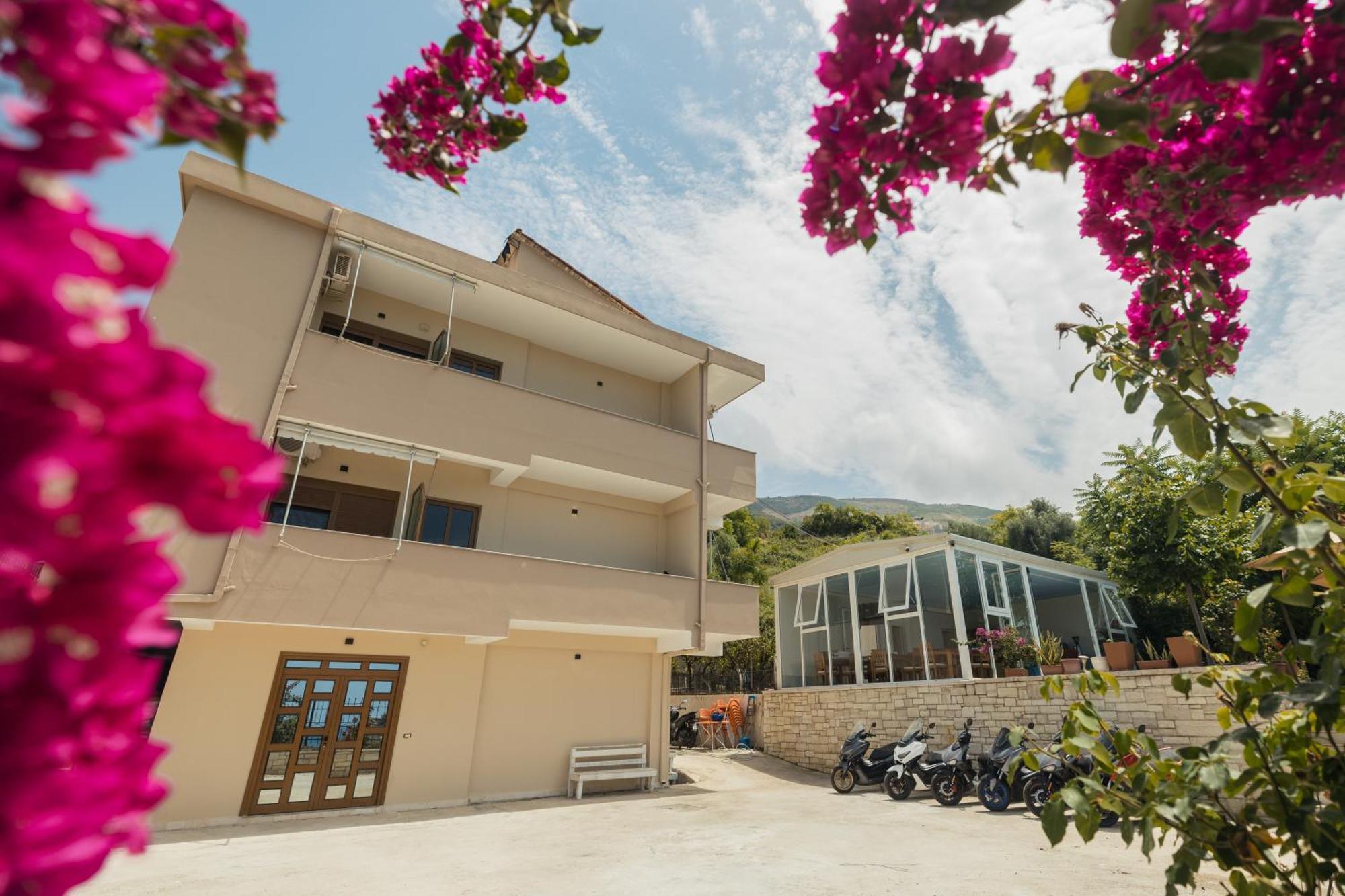 Voyage Villa Vlore Bagian luar foto
